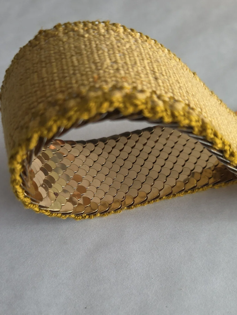 Vintage 80s Gold Fish Scale Stretch Belt Metallic Disco Glam Flower Buckle